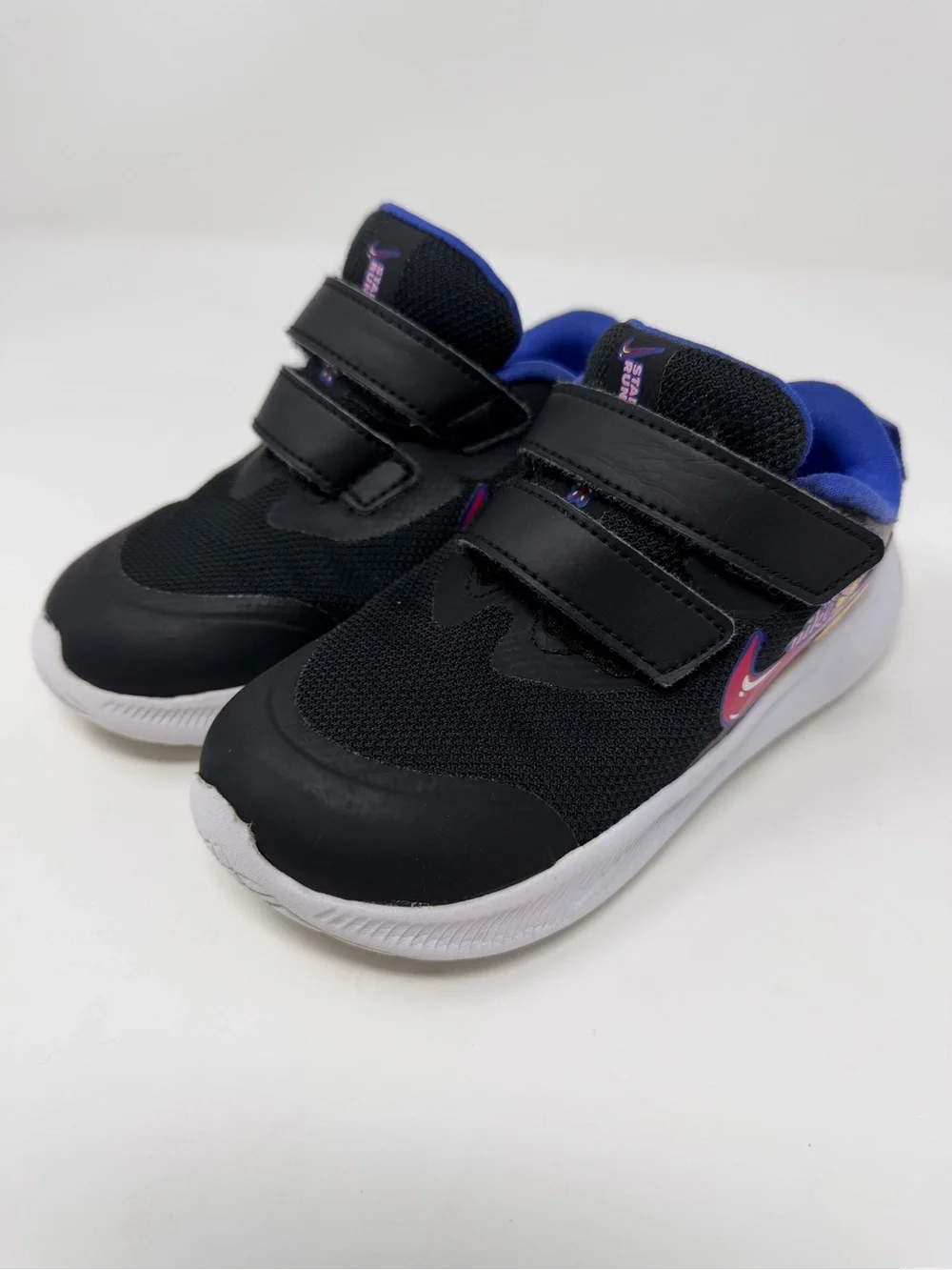 Nike Kids Black Sneakers with Purple Accents and Velcro Sz.8
